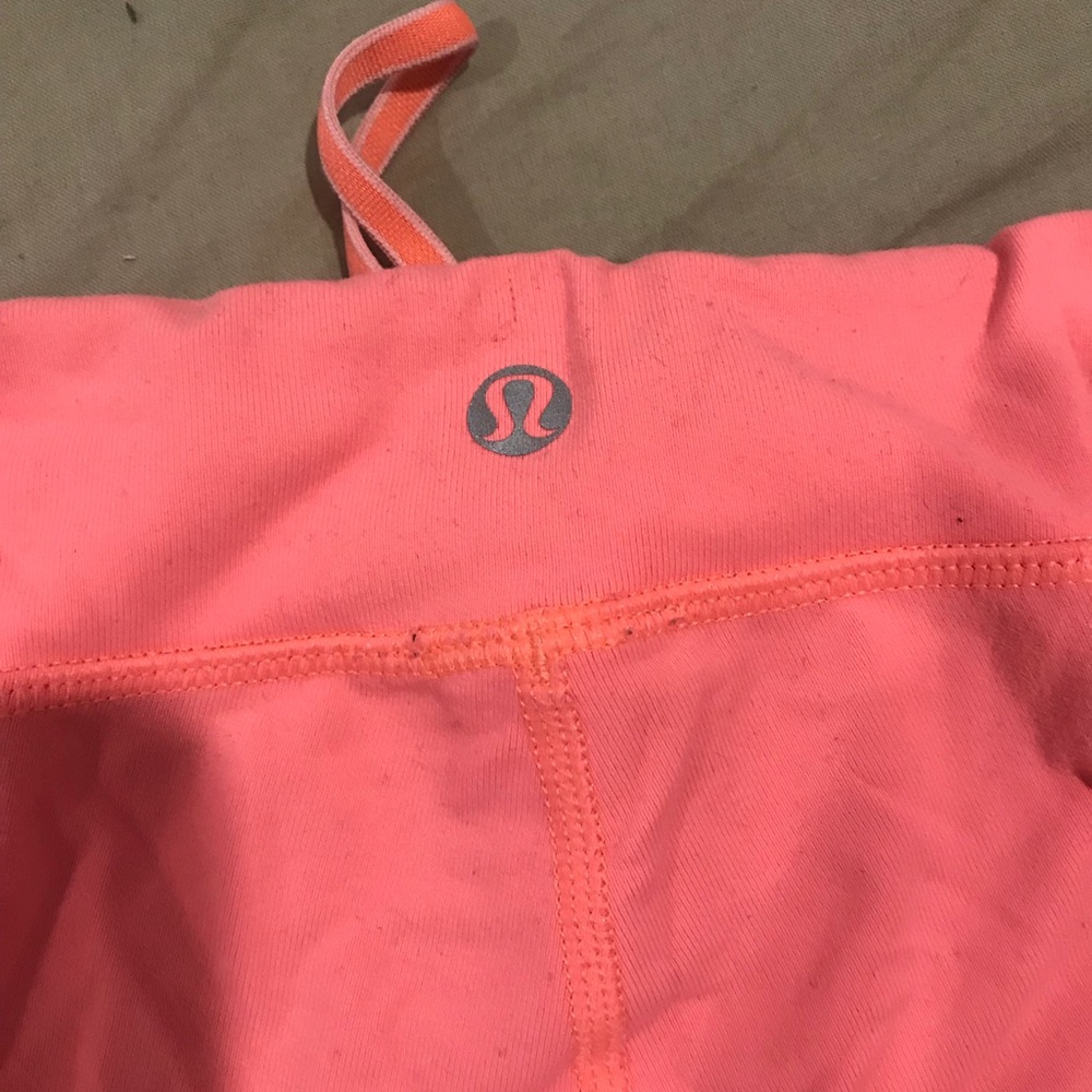 CUTE salmon/pink LULULEMON leggings